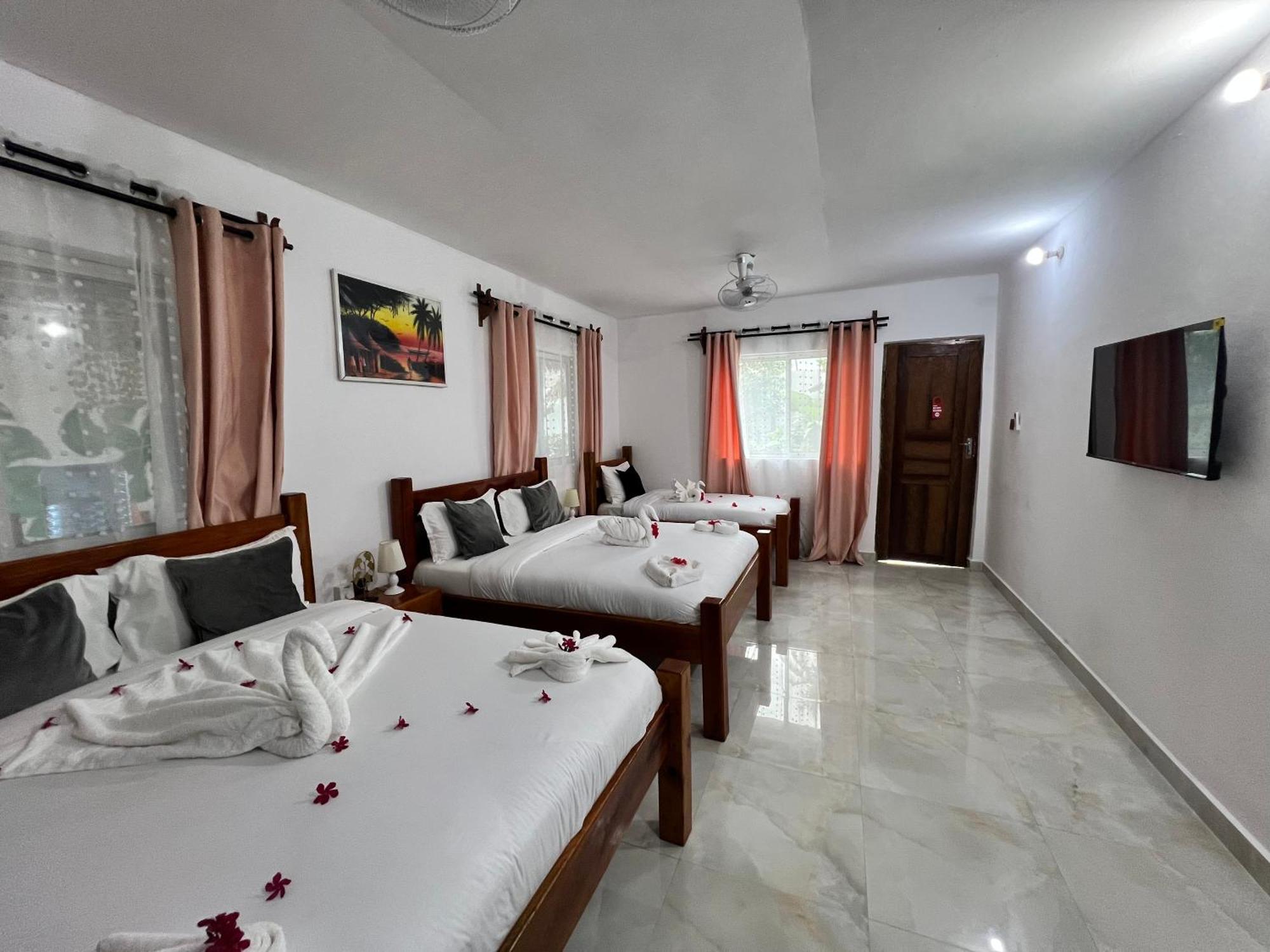 Hotell Front 3*